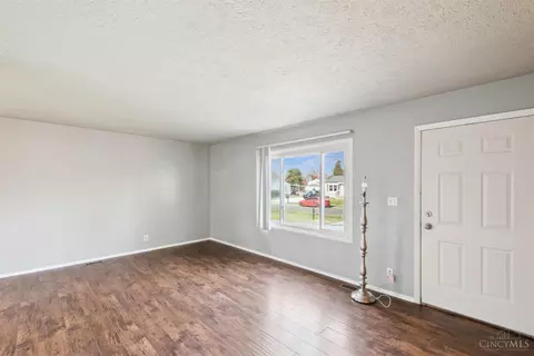 Living - 583 Beech Ct, Cincinnati, OH 45245 photo 1 of 4