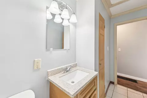 Bath - 583 Beech Ct, Cincinnati, OH 45245 photo 2 of 3