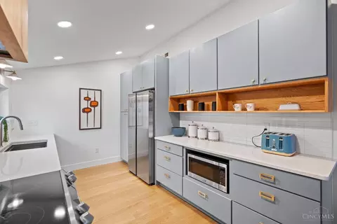 Kitchen - 6142 Hedge Ave, Cincinnati, OH 45213 photo 4 of 5