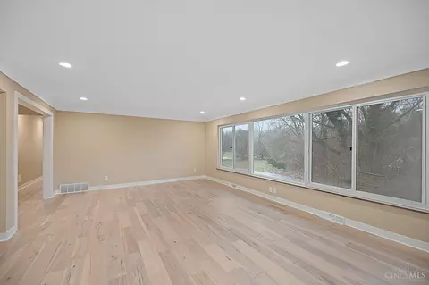 2581 Section Rd, Amberley, OH 45237 photo 11