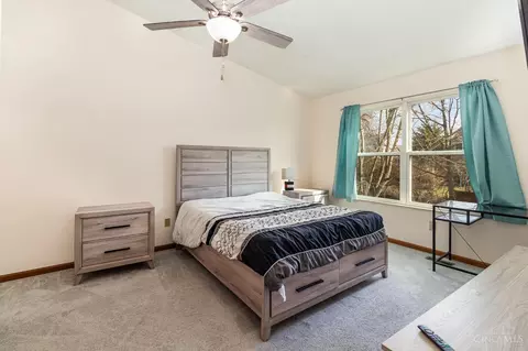 Bedroom - 536 Weeping Willow Ln, Hamilton Township, OH 45039 photo 2 of 4