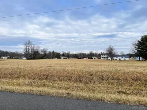 104 Shawnee Dr, Franklin Twp, OH 45171