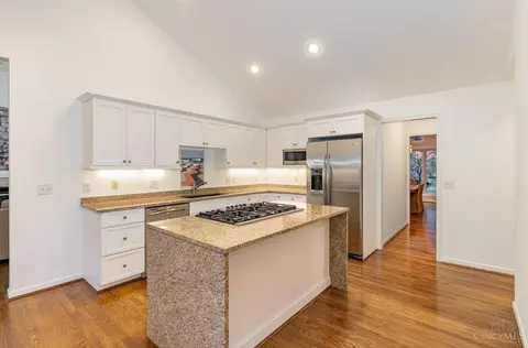 Kitchen - 3632 Mohler Rd, Blue Ash, OH 45241 photo 2 of 4