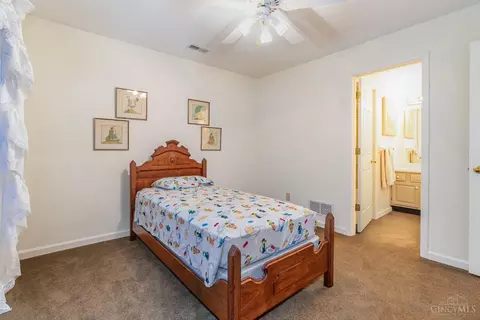 Bedroom - 3632 Mohler Rd, Blue Ash, OH 45241 photo 6 of 8