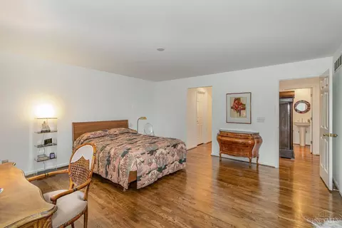 Bedroom - 3632 Mohler Rd, Blue Ash, OH 45241 photo 2 of 8