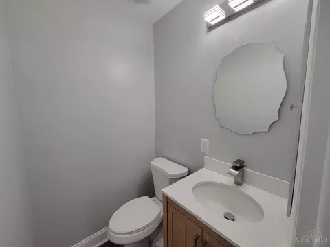 Bath - 1881 Edgewater Dr, Cincinnati, OH 45240 photo 1 of 4