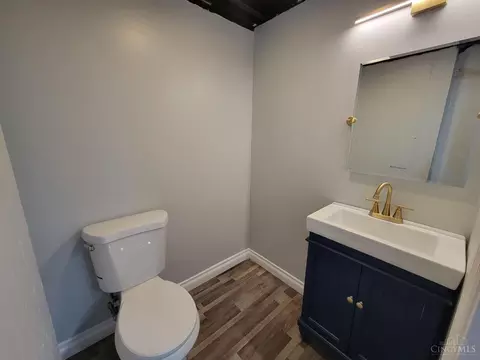 Bath - 1881 Edgewater Dr, Cincinnati, OH 45240 photo 4 of 4