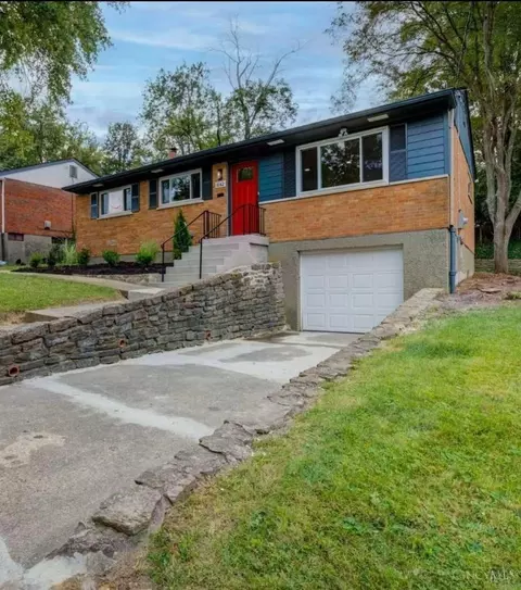 1042 Jonquil Ln, Cincinnati, OH 45231 photo 4