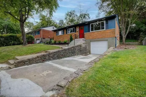 1042 Jonquil Ln, Cincinnati, OH 45231 photo 2