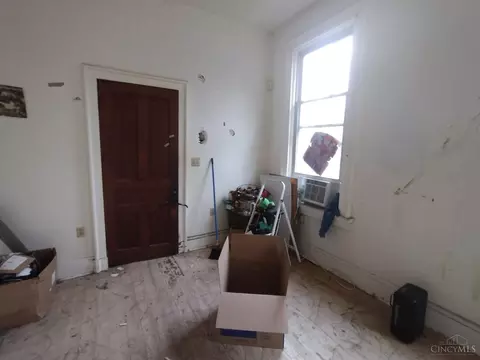 2564 Linden St, Cincinnati, OH 45225 photo 9