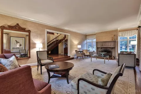 Living - 1221 Edwards Rd, Cincinnati, OH 45208 photo 3 of 6