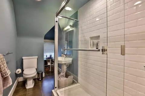 Bath - 1221 Edwards Rd, Cincinnati, OH 45208 photo 6 of 8