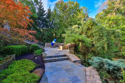 Exterior - 1221 Edwards Rd, Cincinnati, OH 45208 photo 14 of 23