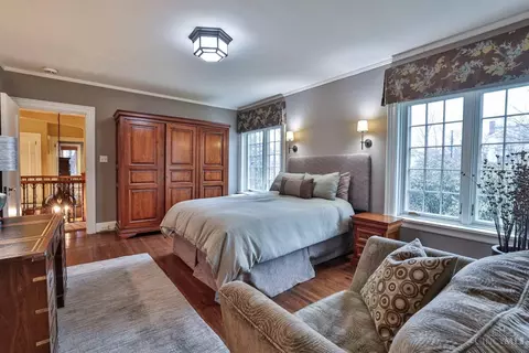 Bedroom - 1221 Edwards Rd, Cincinnati, OH 45208 photo 3 of 7