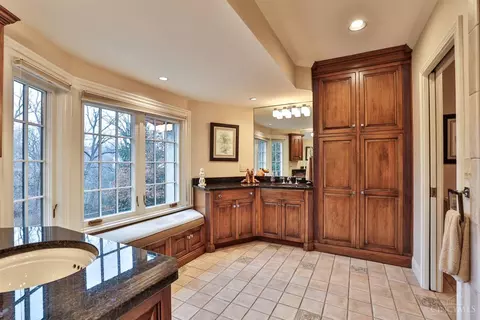 Bath - 1221 Edwards Rd, Cincinnati, OH 45208 photo 1 of 8