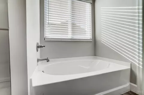 Bath - 1233 Michael Dr, Harrison, OH 45030 photo 2 of 5
