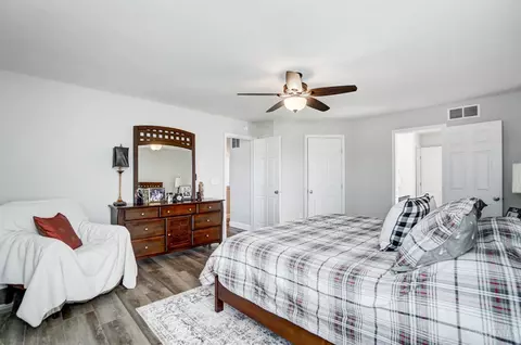 Bedroom - 1233 Michael Dr, Harrison, OH 45030 photo 3 of 4