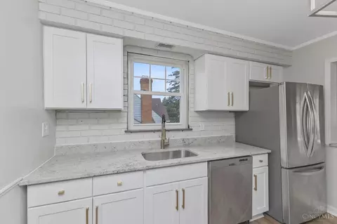 Kitchen - 5541 Vogel Rd, Cincinnati, OH 45239 photo 3 of 3