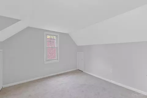 Bedroom - 5541 Vogel Rd, Cincinnati, OH 45239 photo 6 of 9