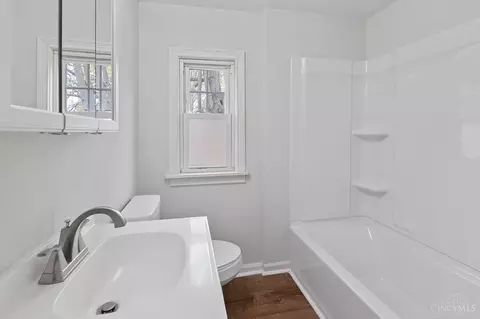 Bath - 5541 Vogel Rd, Cincinnati, OH 45239 photo 2 of 3
