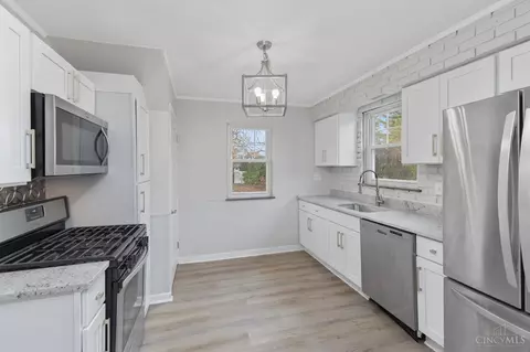 Kitchen - 5541 Vogel Rd, Cincinnati, OH 45239 photo 2 of 3