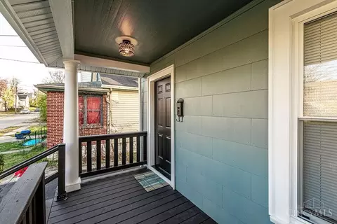 Exterior - 1657 Dewey Ave, Cincinnati, OH 45205 photo 5 of 7