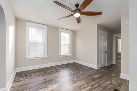 Living - 1657 Dewey Ave, Cincinnati, OH 45205 photo 2 of 5