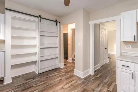 Entry Way - 1657 Dewey Ave, Cincinnati, OH 45205 photo 3 of 3