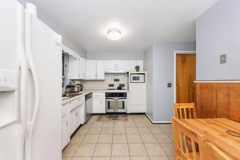 7995 Merrymaker Ln, Cincinnati, OH 45236 photo 9