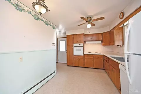 Kitchen - 8024 Merrymaker Ln, Cincinnati, OH 45236 photo 2 of 4