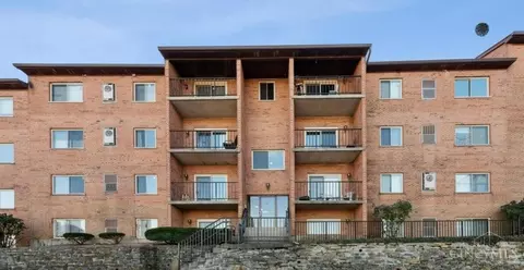 521 Martin Luther King Dr #8, Cincinnati, OH 45220