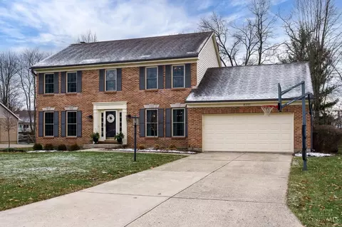 8335 Shadyside Dr, West Chester, OH 45241