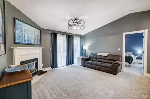 999 Cedar Ridge Dr, Cincinnati, OH 45245 photo 7