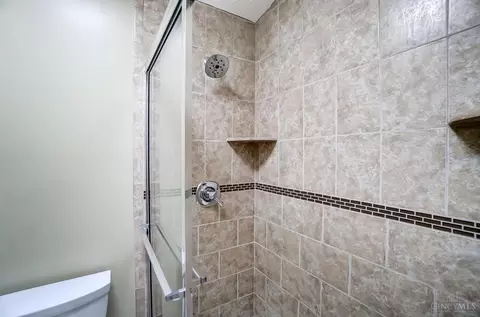 999 Cedar Ridge Dr, Cincinnati, OH 45245 photo 27