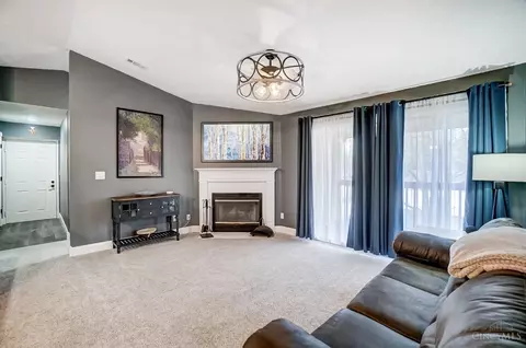 999 Cedar Ridge Dr, Cincinnati, OH 45245 photo 6