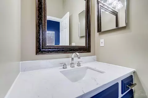 999 Cedar Ridge Dr, Cincinnati, OH 45245 photo 26