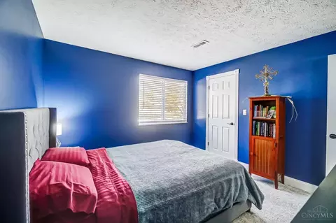 999 Cedar Ridge Dr, Cincinnati, OH 45245 photo 31