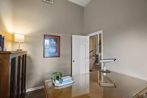 4450 Classic Dr, Blue Ash, OH 45241 photo 11
