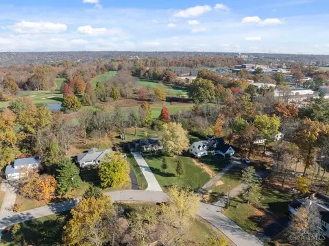 4450 Classic Dr, Blue Ash, OH 45241 photo 3