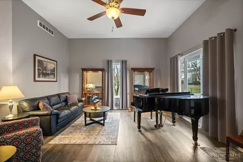4450 Classic Dr, Blue Ash, OH 45241 photo 6