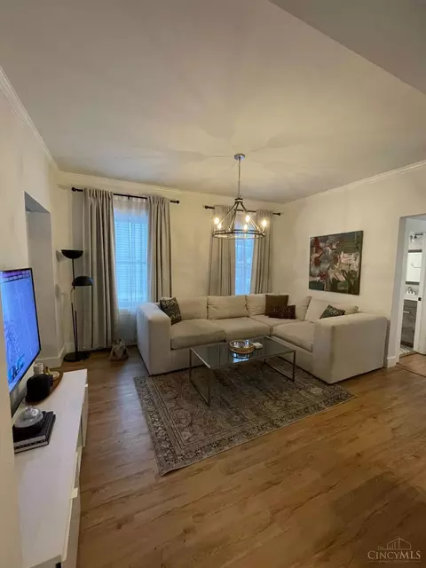 5757 Adelphi St, Cincinnati, OH 45227 photo 6