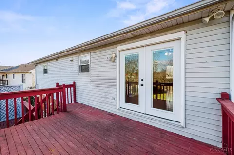 Exterior - 11438 Dehaviland Dr, Cincinnati, OH 45231 photo 5 of 13