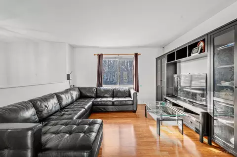 Living - 11438 Dehaviland Dr, Cincinnati, OH 45231 photo 3 of 3