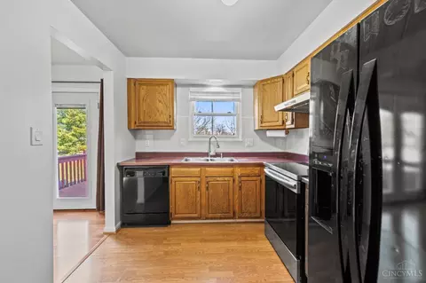 Kitchen - 11438 Dehaviland Dr, Cincinnati, OH 45231 photo 3 of 3