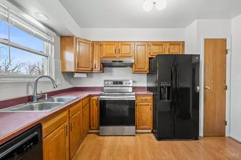 Kitchen - 11438 Dehaviland Dr, Cincinnati, OH 45231 photo 1 of 3