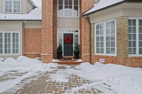 28 Hampton Ct, Cincinnati, OH 45208 photo 3