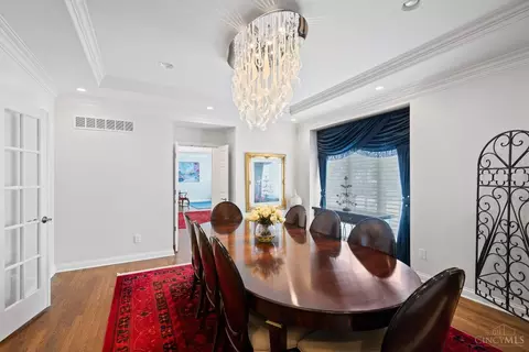28 Hampton Ct, Cincinnati, OH 45208 photo 8