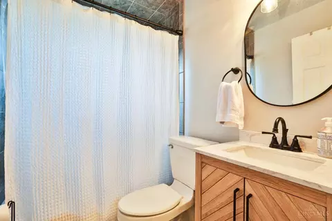 Bath - 9521 Waxwing Dr, Blue Ash, OH 45241 photo 1 of 2