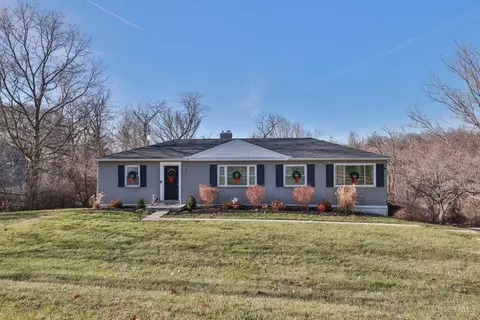 9521 Waxwing Dr, Blue Ash, OH 45241