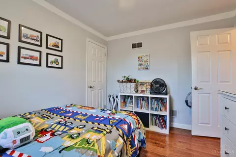 Bedroom - 9521 Waxwing Dr, Blue Ash, OH 45241 photo 3 of 3